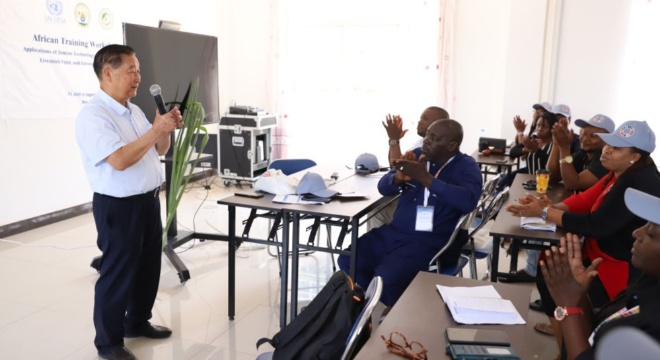 鏡頭連中外·第61輯丨跨越山海 中國菌草在非洲大陸落地生根